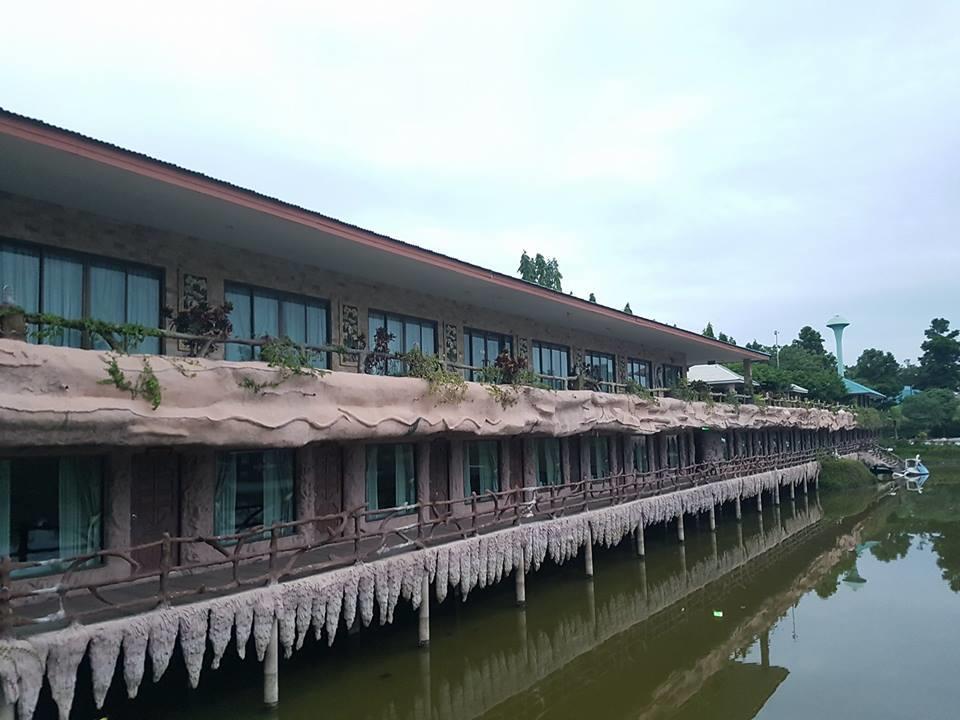 Chart Trip Resort Nakhonratcsaszima Kültér fotó