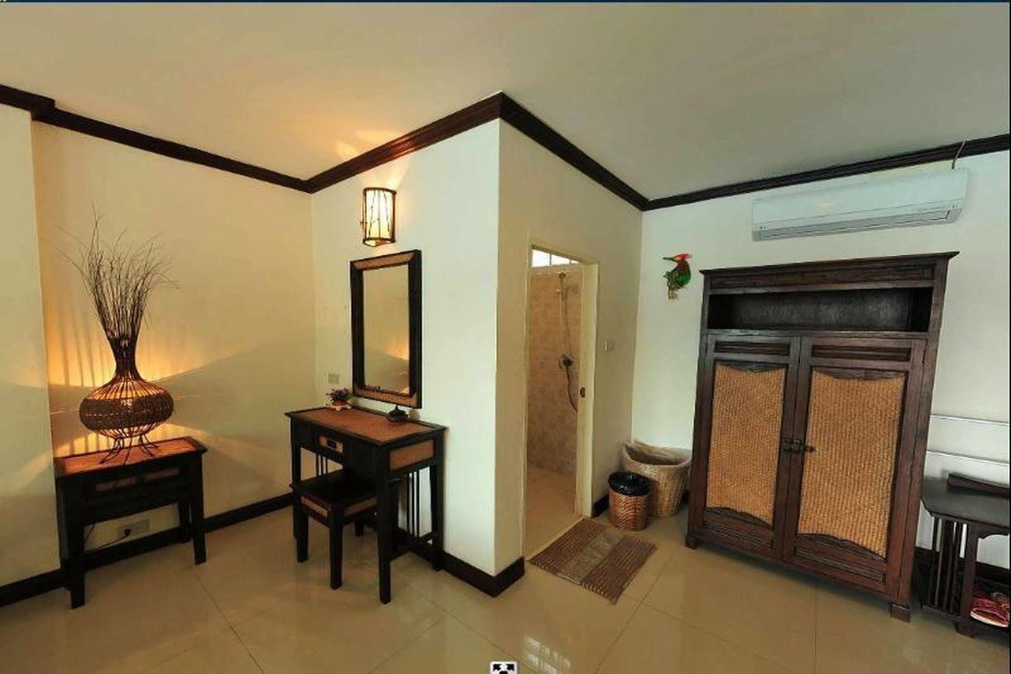 Chart Trip Resort Nakhonratcsaszima Kültér fotó